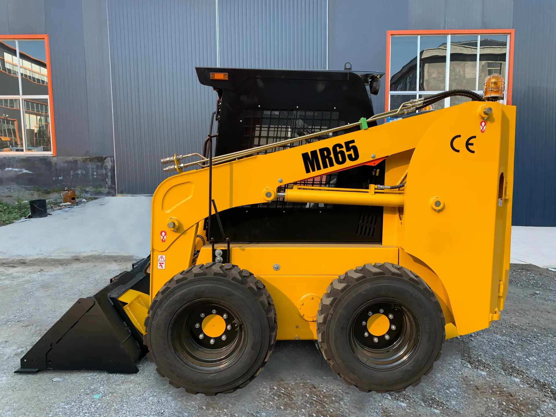 MR65 Minicargadora 3.8T