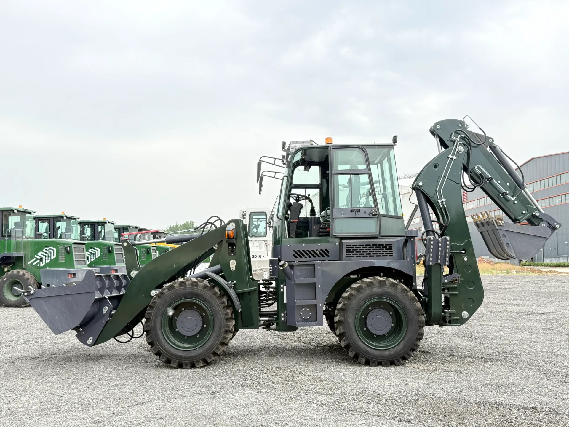 MR40-28 Retroexcavadora 7.2T